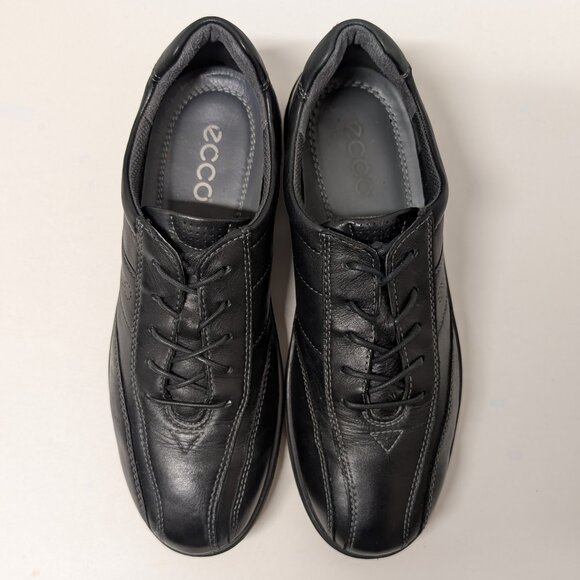 Ecco Sky Lace-Up Leather Sneaker in Black - Picture 3 of 16